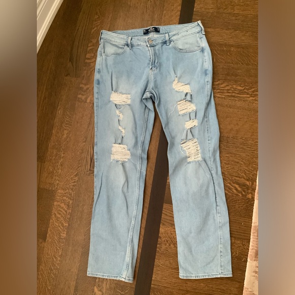 HOLLISTER Low Rise Boyfriend Light Wash Distressed Women’s Jeans Size 32” Waist - Picture 2 of 10